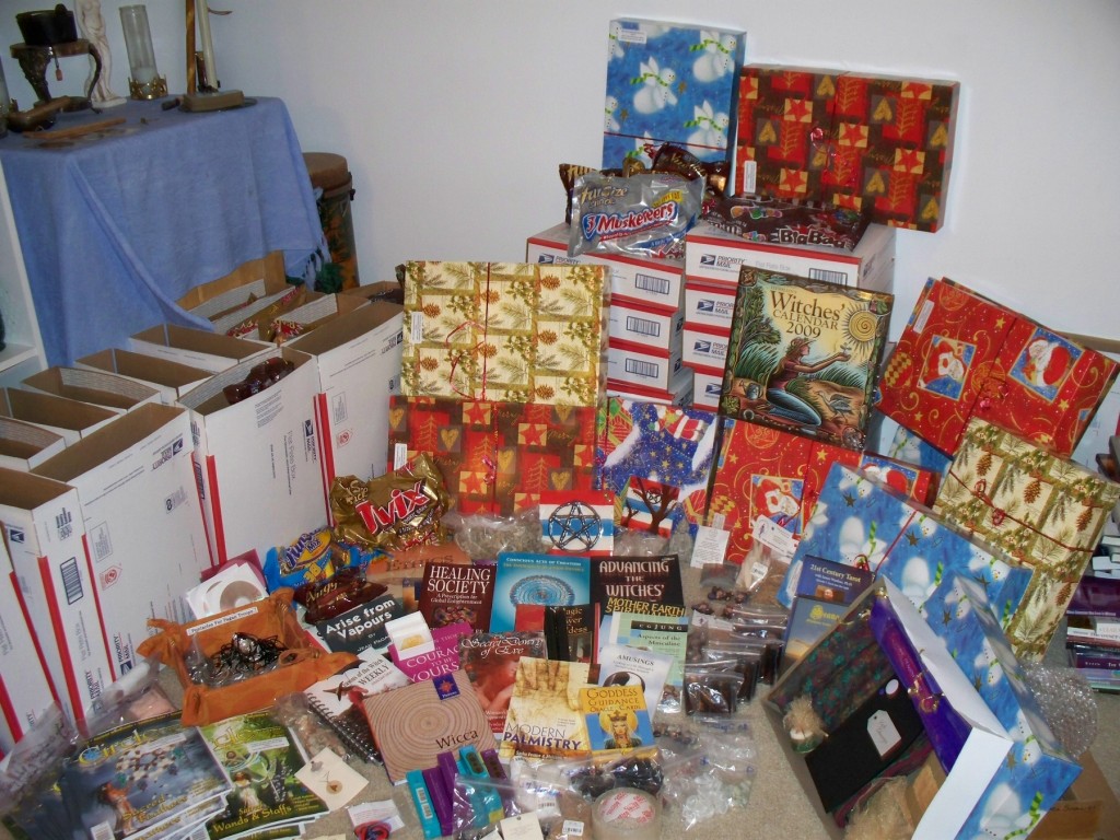 Yule packages from Operation Circle Care last year - aren't they pretty?